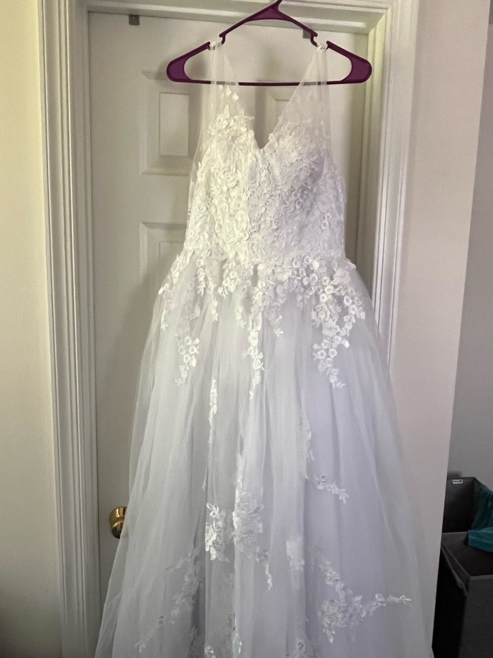 NWOT Size 10 White Floral Lace Tulle Wedding Dress